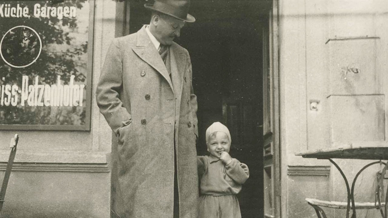 Martin Lachmann mit seinem Enkelsohn Peter Haas 1938.
