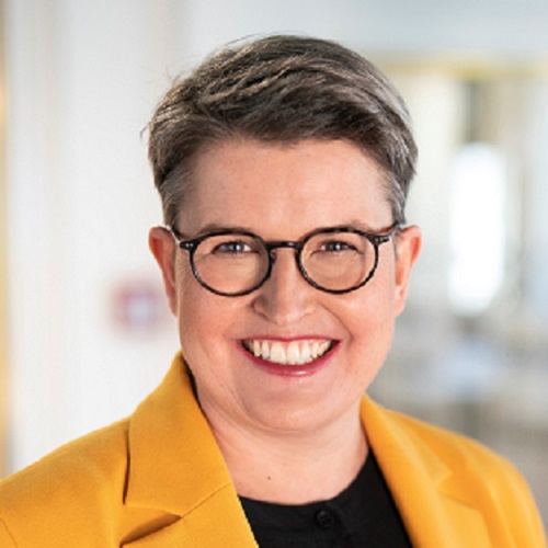 Christiane Hach ist Mitglied des Group Communications Executive Leadership Teams.