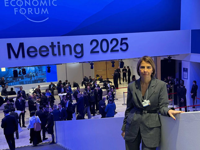 Das Foto von Sirma Boshnakova, die am Weltwirtschaftsforum in Davos teilnimmt.