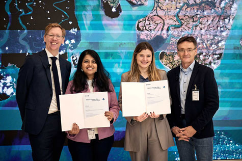 Allianz Re CEO Holger Tewes Kampelmann with Allianz Climate Risk Award winner Supriya Krishnan, finalist Zélie Stalhandske, and jury member Prof. Dr. Ralf Ludwig, Chair of Geography and Geographical Remote Sensing, LMU Munich