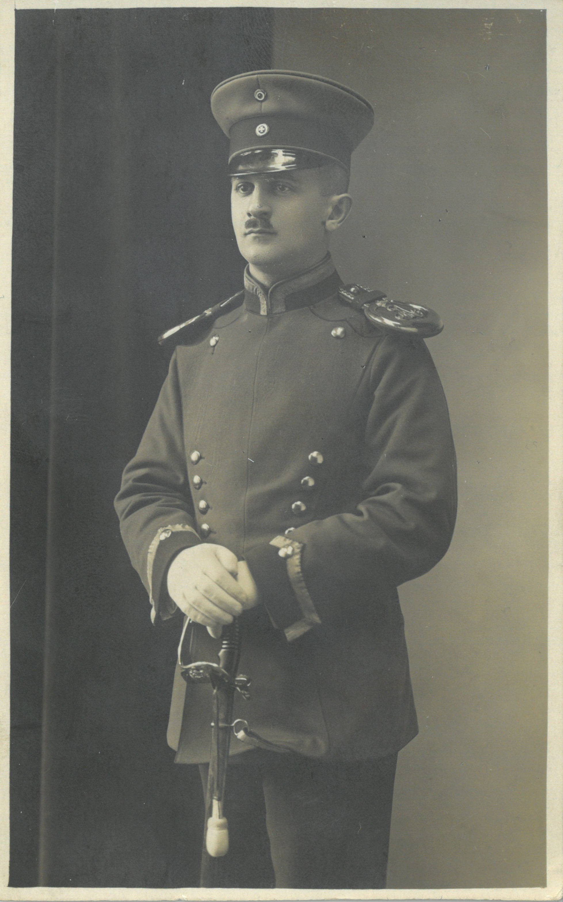Aufnahme Martin Lachmanns in Militäruniform.