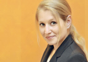 Allianz - Areefa Apitzsch, Online Investor Relations