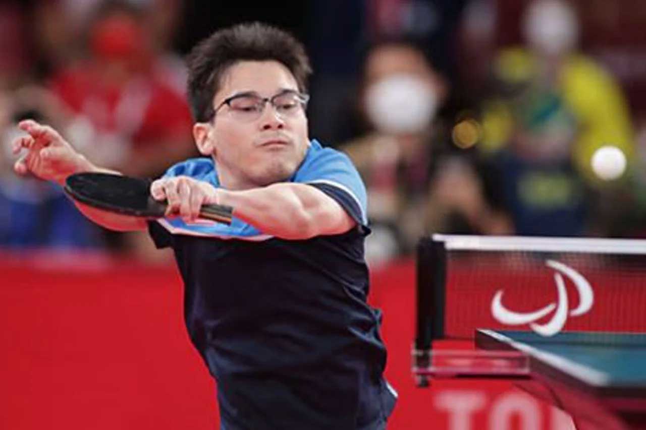 The photograph of Ian Philip Seidenfeld playing Table Tennis