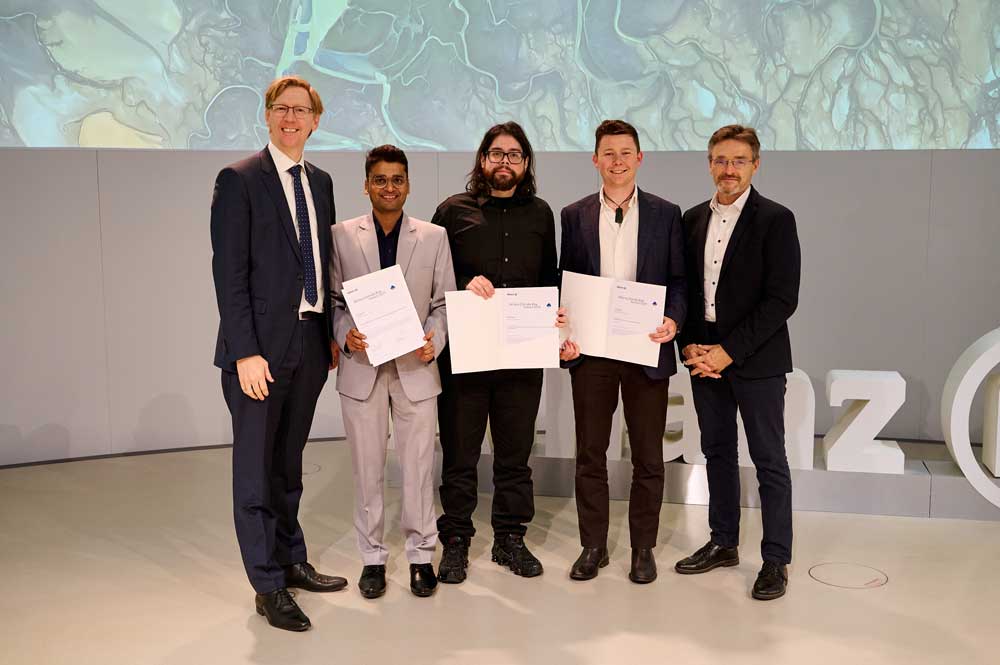 From left: Holger Tewes-Kampelmann, CEO Allianz Reinsurance; Shagun Garg, University of Cambridge; Diego Altafini, Cardiff University; Mitchell Anderson von der University of Canterbury; Prof. Dr. Ralf Ludwig, LMU Munich