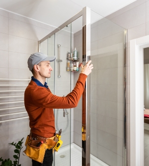 ¿Cubre el seguro de hogar la rotura de la mampara de la ducha? | Blog Allianz