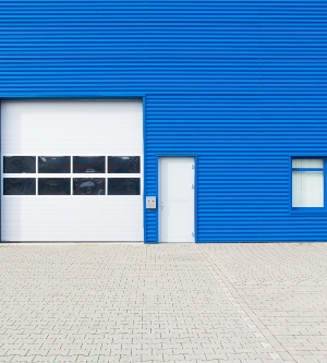 Imagen de almacenes en una nave industrial
