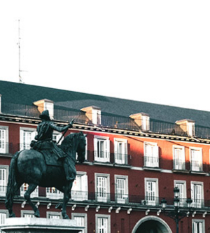 Imagen de la estatua ecuestre de Felipe III en la Plaza Mayor en Madrid