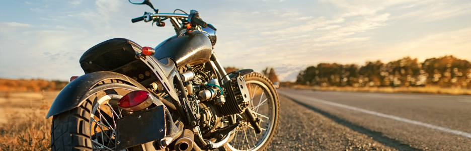 Imagen de una moto clásica aparcado