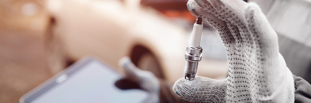 ¿Cuándo es necesario cambiar las bujías del coche?